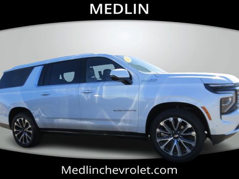 Used 2025 Chevrolet Suburban High Country image 1