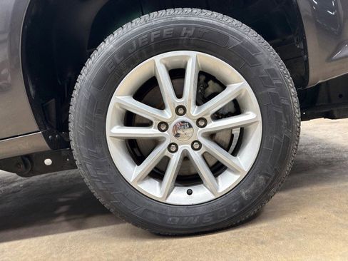 Used 2019 Dodge Grand Caravan SXT FWD image 39