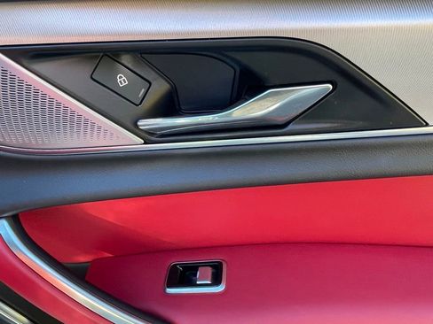 Used 2022 Jaguar XF R-Dynamic SE image 15