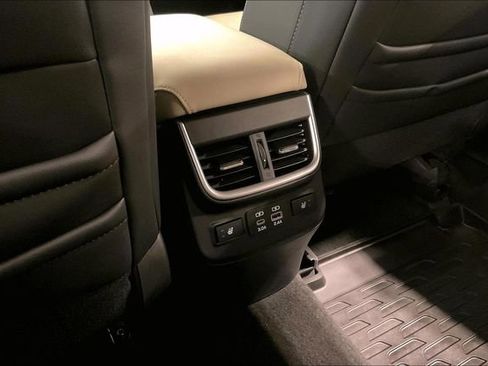 Used 2023 Subaru Outback Limited AWD/4WD image 34