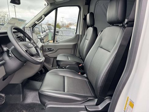 New 2026 Ford Transit 250 148 Medium Roof RWD image 9