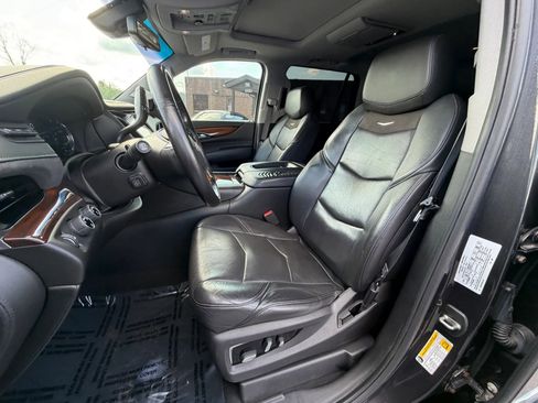 Used 2017 Cadillac Escalade Premium Luxury AWD/4WD image 11