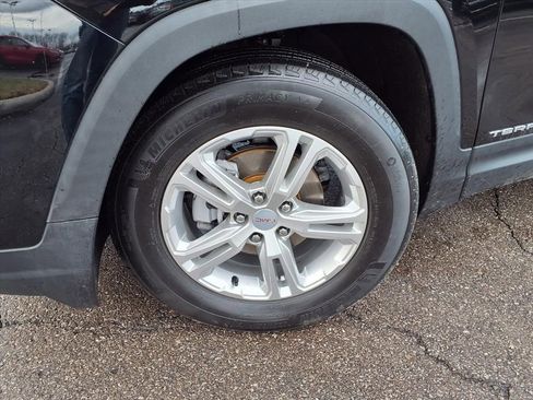 Certified 2022 GMC Terrain SLE image 36