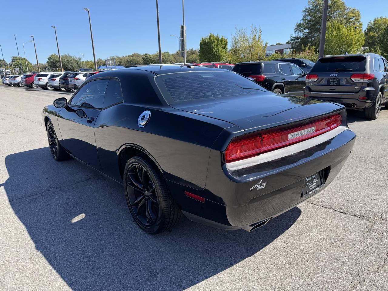 Used 2014 Dodge Challenger SXT RWD image 5