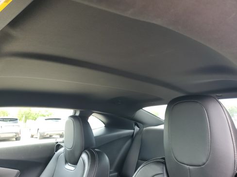 Used 2010 Chevrolet Camaro LT RWD image 11