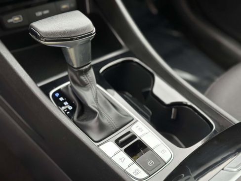 Used 2023 Hyundai Tucson SE image 12