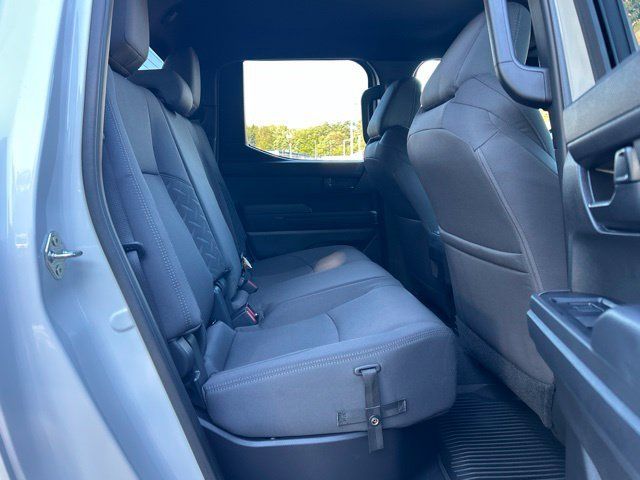 Used 2025 Toyota Tacoma SR5 AWD/4WD image 35