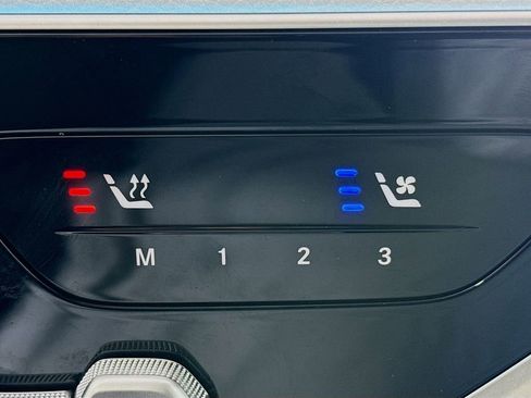 Used 2023 Mercedes-Benz GLC 300 4MATIC image 21