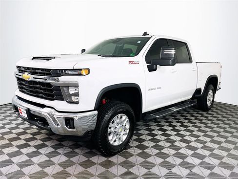 Certified 2025 Chevrolet Silverado 2500 LT image 3