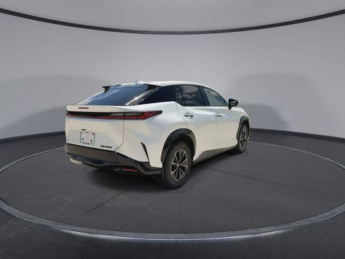 Used 2026 Lexus RZ 350e 2WD w/ Convenience Package image 8