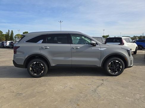 New 2026 Kia Sorento S AWD/4WD image 9
