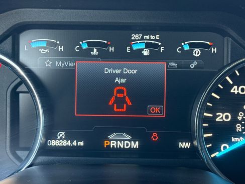 Used 2018 Ford F150 Platinum w/ Equipment Group 701A Luxury AWD/4WD image 45