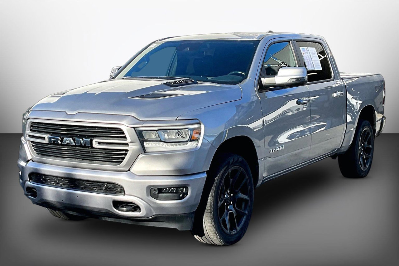 Used 2023 RAM 1500 Laramie AWD/4WD image 4