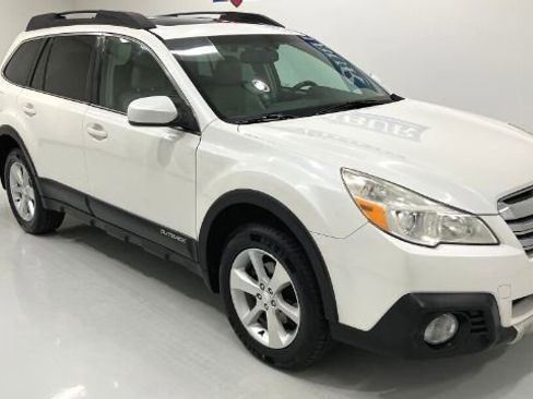Used 2014 Subaru Outback 2.5i Limited AWD/4WD image 3