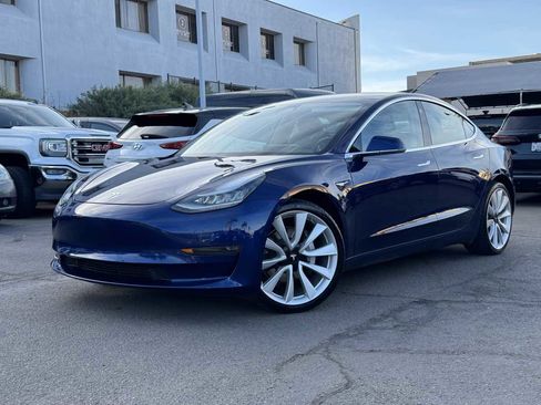 Used 2018 Tesla Model 3 image 2