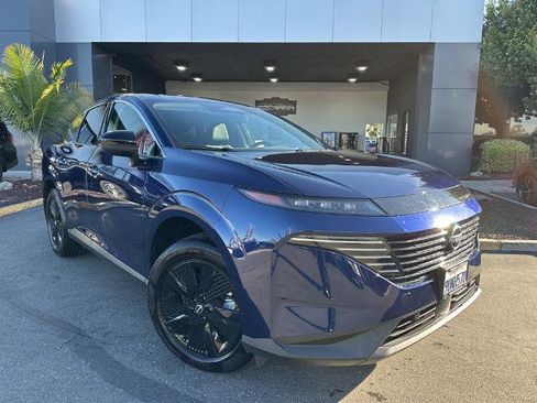 Certified 2025 Nissan Murano SV image 1