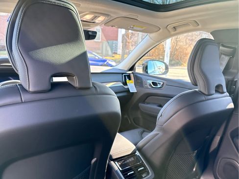 New 2026 Volvo XC60 B5 Ultra w/ Protection Package Premier image 15
