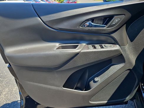 Used 2019 Chevrolet Equinox LT FWD image 13