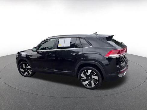 Used 2025 Volkswagen Atlas Cross Sport SE image 10