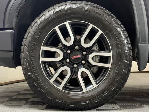 Used 2022 GMC Sierra 1500 AT4 w/ AT4 Premium Package AWD/4WD image 12