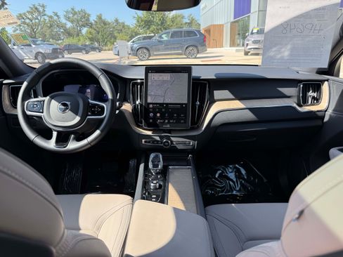 Certified 2026 Volvo XC60 B5 Plus AWD/4WD image 18