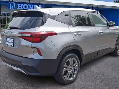 Used 2023 Kia Seltos LX AWD/4WD image 8