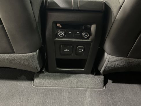 Used 2023 Chevrolet Traverse RS AWD/4WD image 12