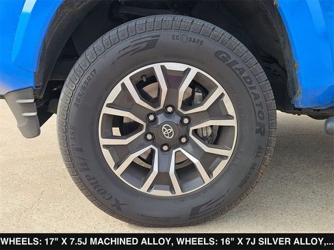 Used 2021 Toyota Tacoma TRD Sport w/ TRD Premium Sport Package image 11