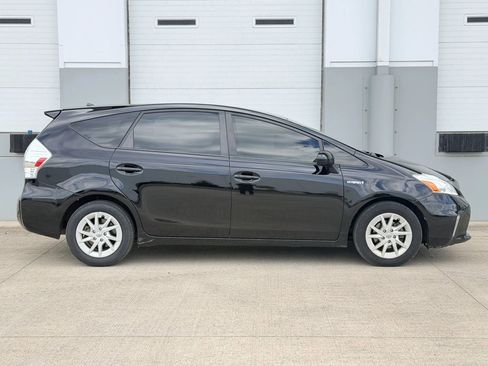 Used 2012 Toyota Prius V Two FWD image 6