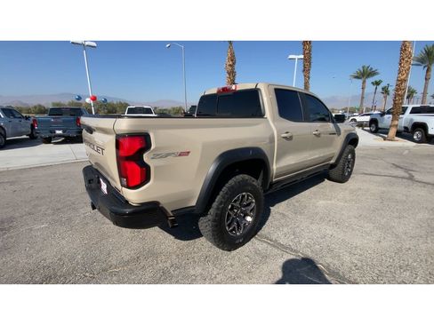 Used 2024 Chevrolet Colorado ZR2 w/ Technology Package AWD/4WD image 8