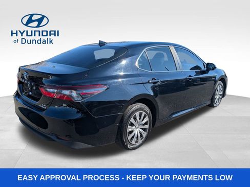 Used 2021 Toyota Camry LE image 6