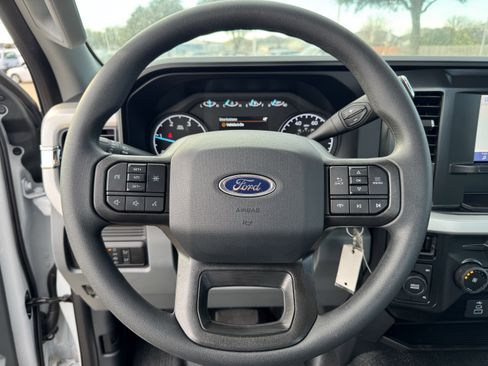 Used 2025 Ford F600 4x4 Regular Cab Super Duty image 13