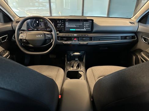Used 2025 Kia K4 EX FWD image 9