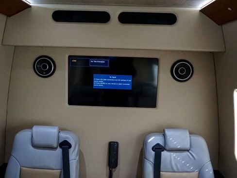 Used 2015 Mercedes-Benz Sprinter 2500 image 31