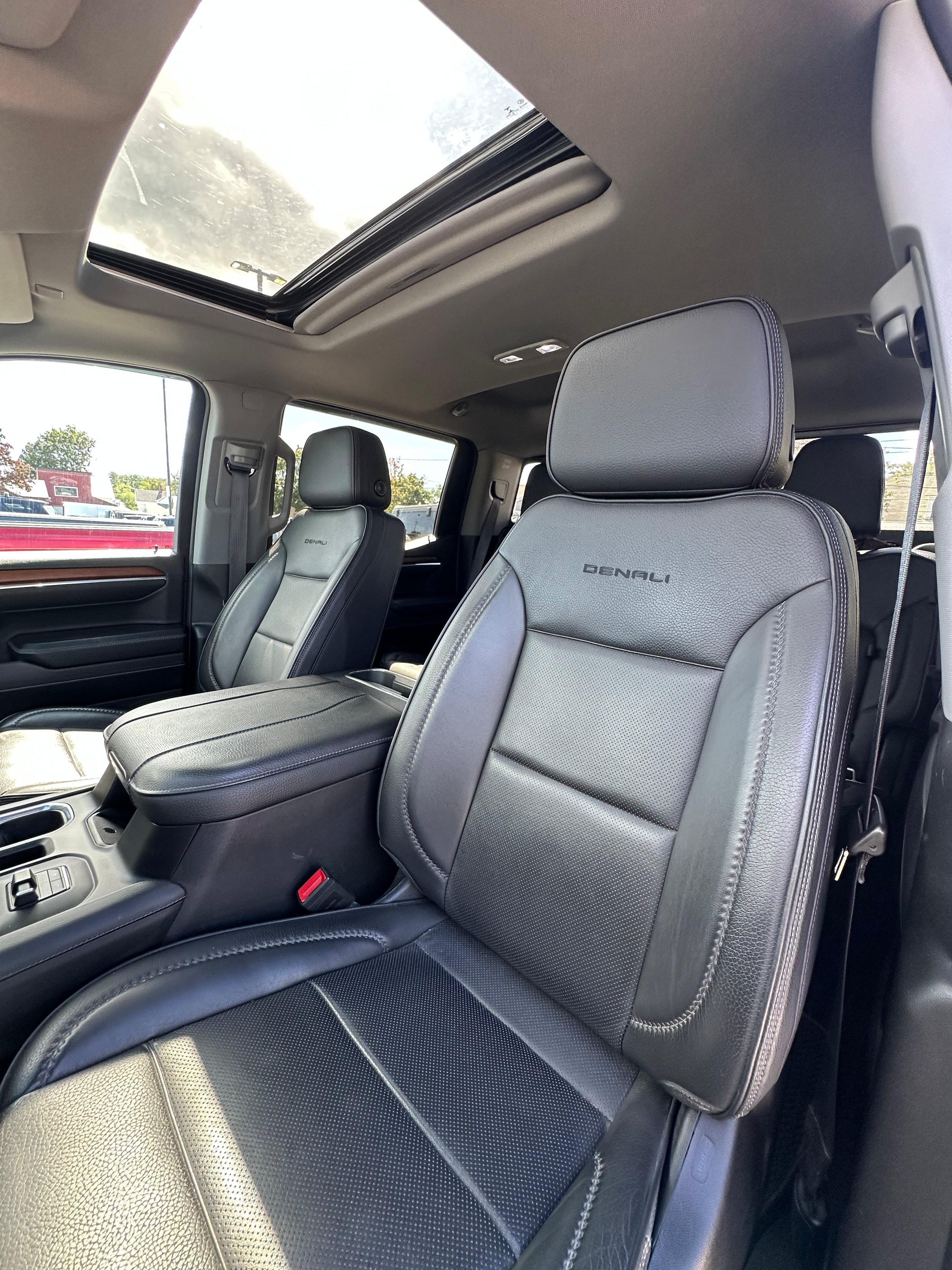 Used 2023 GMC Sierra 1500 Denali AWD/4WD image 16