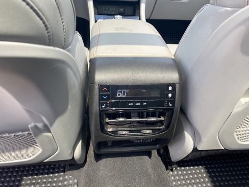 Used 2021 Jeep Grand Cherokee L Overland image 13