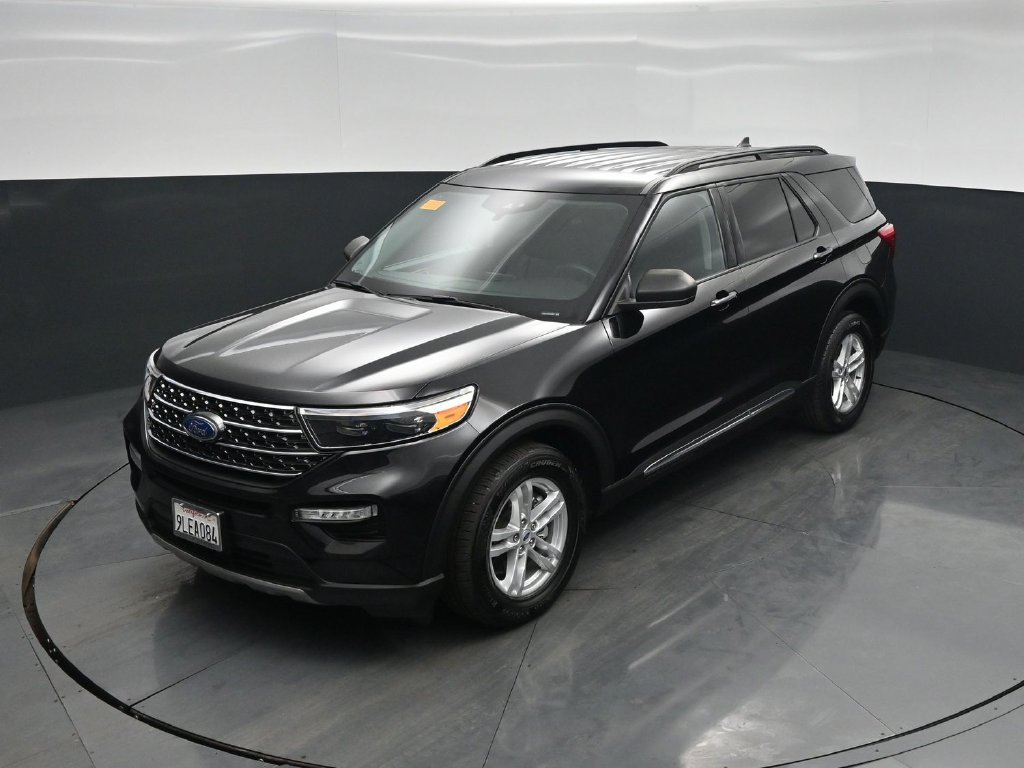 Certified 2023 Ford Explorer XLT w/ Equipment Group 202A RWD image 35