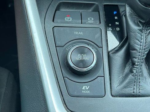 Certified 2021 Toyota RAV4 XLE w/ Convenience Package AWD/4WD image 28
