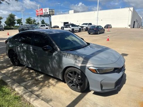 Used 2025 Honda Civic Sport image 2