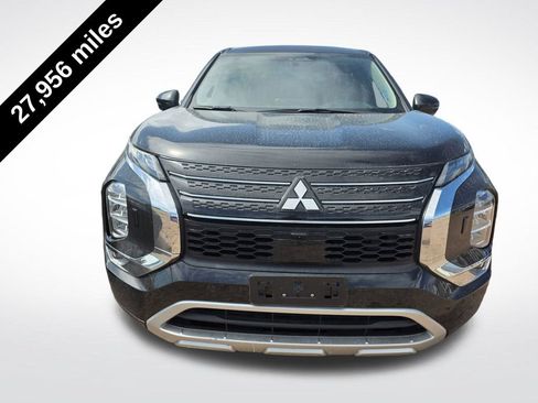 Used 2023 Mitsubishi Outlander SE AWD/4WD image 2