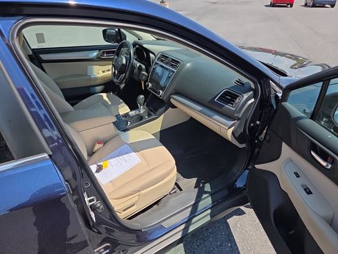 Used 2018 Subaru Outback 2.5i Premium AWD/4WD image 6