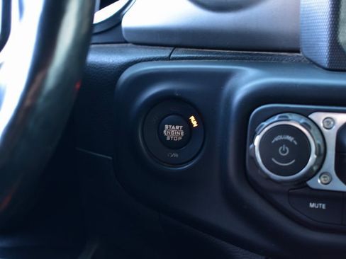 Used 2021 Jeep Wrangler Sport S image 31