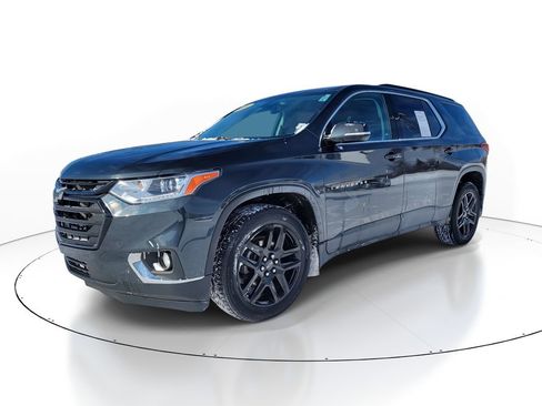 Used 2020 Chevrolet Traverse LT w/ LPO, Midnight Edition image 2