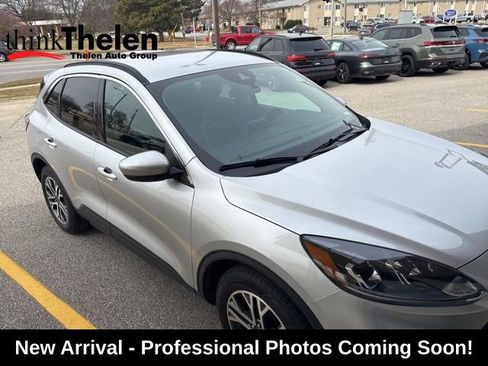 Used 2020 Ford Escape SEL image 2