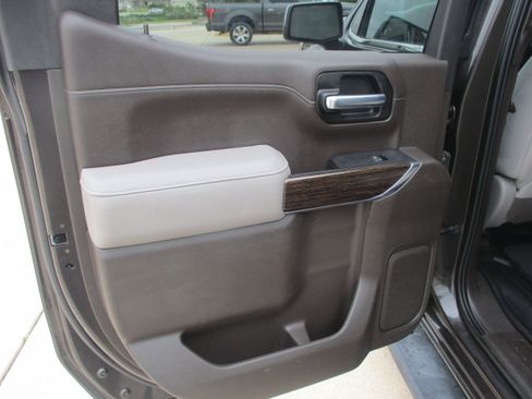 Used 2021 GMC Sierra 1500 SLE w/ X31 Off-Road Package AWD/4WD image 6