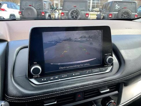 Certified 2023 Nissan Rogue SV image 19