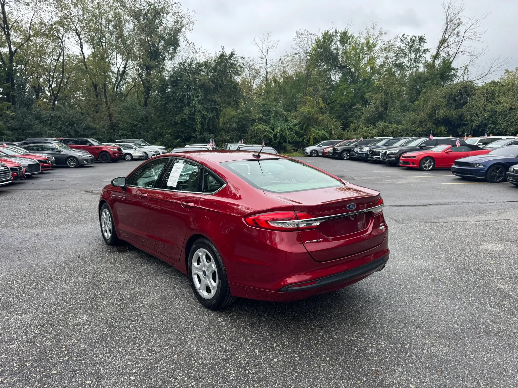 Used 2018 Ford Fusion SE FWD image 7