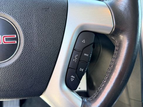 Used 2012 GMC Acadia SLE w/ LPO, 'HIT The Road' Package FWD image 15