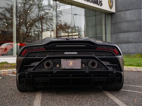 Used 2022 Lamborghini Huracan EVO image 21