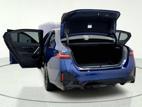 Used 2026 BMW i5 eDrive40 w/ M Sport Package AWD/4WD image 17